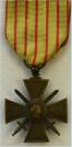 Frankrijk: Croix de Guerre ofwel Oorlogskruis. Ingesteld in 1915 ter beloning van daden van moed. Vroege versie met jaartallen 1914-1916. Prijs: .27,50