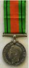 GB: Defence Medal. Uitgereikt voor militaire / civiele verdienste ter ondersteuning van de war effort. Prijs: .22,50