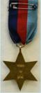 Keerzijde van GB: 1939-1945 Star. Campaign medal, uitgereikt voor ten minste 6 maanden operational service. Op naam: 43050 W. Slow.