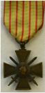 Frankrijk: Croix de Guerre ofwel Oorlogskruis. Ingesteld in 1915 ter beloning van daden van moed. Vroege versie met jaartallen 1914-1916. Prijs: .27,50