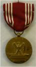 USA: Army Good Conduct Medal, ingesteld in 1941. Slot brooch. Op de keerzijde gedateerd: Nov. 68. Periode Vietnamoorlog. Ontwerp van J. Kiselewski. Prijs: .22,50