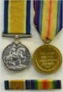 Groot-Brittanni: Set British War Medal en Victory Medal WO1. Beide op naam van: 350816 Pte. L. Boardman, Durham Light Infantry. Enlisted 04-12-1915, discharged 20-08-1918 (wounds). Inclusief batonspang. Prijs: .95,-