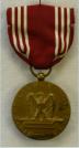 USA: Army Good Conduct Medal, ingesteld in 1941. Slot brooch. Op de keerzijde gedateerd: Nov. 68. Periode Vietnamoorlog. Ontwerp van J. Kiselewski. Prijs: .22,50