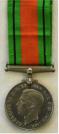 GB: Defence Medal. Uitgereikt voor militaire / civiele verdienste ter ondersteuning van de war effort. Prijs: .22,50