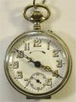 Wekkerhorloge / zakhorloge met wekker, circa 1930. Achterdeksel uitklapbaar om het horloge neer te zetten. Prijs: �.395,-