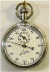 Stopwatch van maker Junghans. Nikkelen kast. Wijzerplaat met 60-secondenverdeling. Prijs: �.175,-