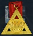 Heilig Koninklijk Gewelf (Holy Royal Arch). Cordonjuweel Eerste Opziener (First Principal). Maker: Toye, Kenning & Spencer, London. Prijs: �.45,-