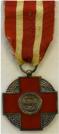 Het Nederlandsche Roode Kruis 1940-1945. Berlijns zilver met ge�mailleerd kruis. Originele lint. Prijs: �.65,-