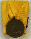 Medaille voor Trouwe Dienst bij de Koninklijke Landmacht. Brons, 12 jaar. Periode: Juliana, diameter 27mm. Militair opgemaakt. Prijs: �.25,-