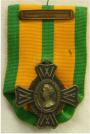 Oorlogsherinneringskruis (OHK) met gesp 'Oorlogsdienst Koopvaardij 1940-1945'. Ingesteld 1944. Ontwerp van Frans Smits. Leverancier: Tack, Breda. Prijs: �.85,-