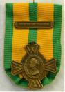 Oorlogsherinneringskruis (OHK) met gesp 'Krijg ter Zee 1940-1945'. Ingesteld 1944. Ontwerp van Frans Smits. Leverancier: Tack, Breda. Prijs: �.85,-