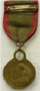 Belgi�: Koningin Elisabeth Medaille. Eerste Wereldoorlog. Ingesteld 1915. Voor diensten m.b.t. verzorging van zieken/gewonden. Originele speld. Schaarser voorkomend. Prijs: �.75,-